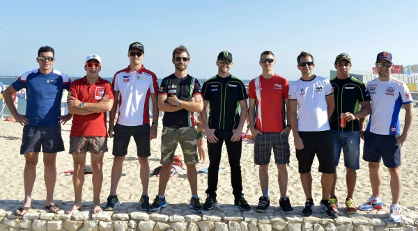 Los pilotos de WSBK comienzan en la playa el fin de semana en Portimao