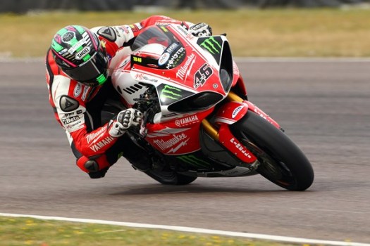 Tommy Bridewell lidera la primera jornada de entrenos del BSB en Thruxton. Aulestia, 15º