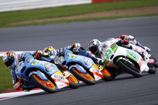 Rins gana en Silverstone y Márquez recorta puntos a Miller