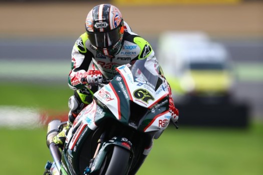 BSB: Byrne dispara primero en Brands Hatch