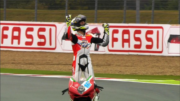 Jules Cluzel vence la carrera de Supersport en Magny Cours