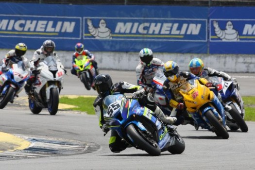 Vídeo: Resumen de la carrrera de Moto1000Gp en Curitiba