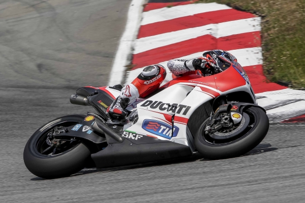 Test MotoGp Sepang: Lidera Rossi. Estreno de la Ducati GP15