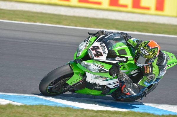 Dura caída de David Salom en Phillip Island