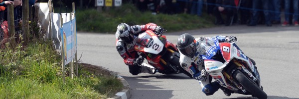 Guy Martin hace doblete en la Cookstown 100