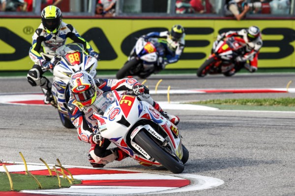 Superstock 600 Imola: Augusto Fernández 10º y Aleix Aulestia 21º