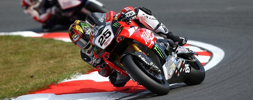 BSB Brands Hatch: Josh Brookes consigue las dos victorias con la Yamaha R1M