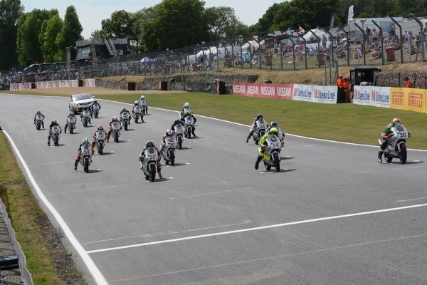 Emocionante certamen de la MORIWAKI JUNIOR CUP en Brands Hatch para el joven piloto Carlos Tatay