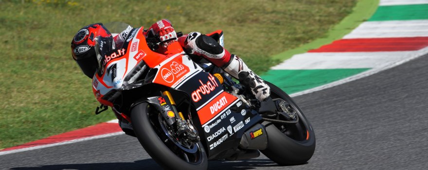 Carlos Checa concluye sus test con Ducati