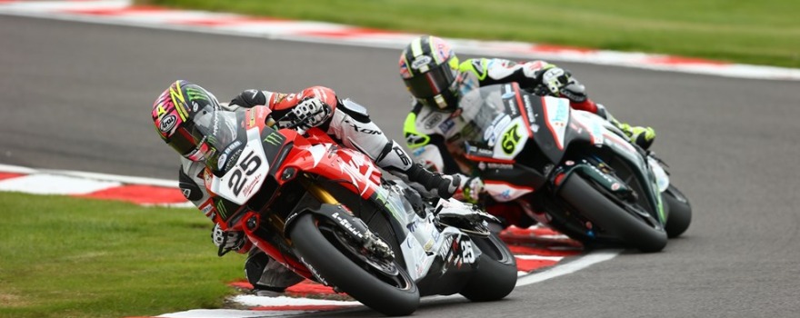 BSB: Brookes y Byrne se reparten las victorias del domingo en Oulton Park