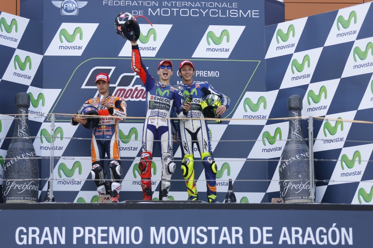 Contra-Aragon-Podium