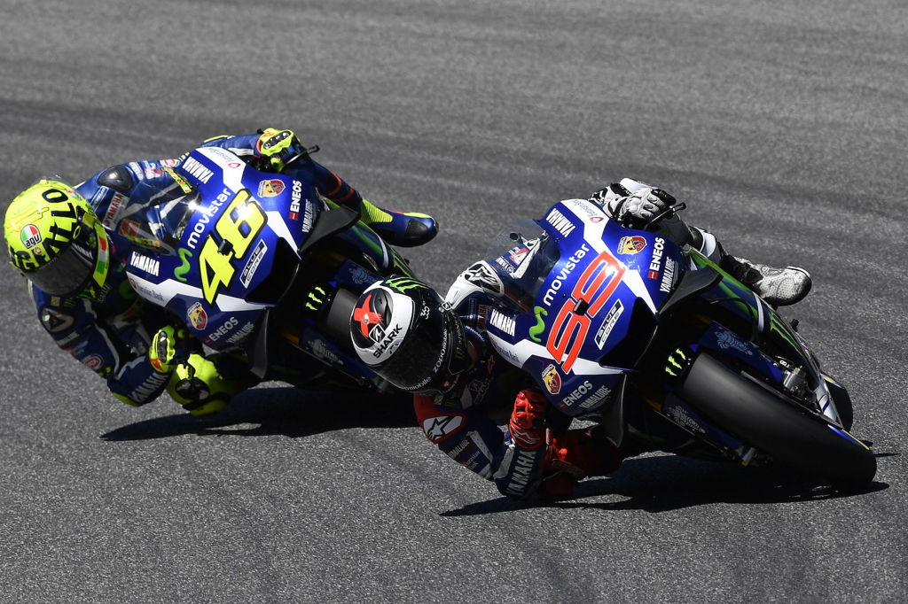 Jorge Lorenzo y Valentino Rossi durante el Gran Premio de Italia