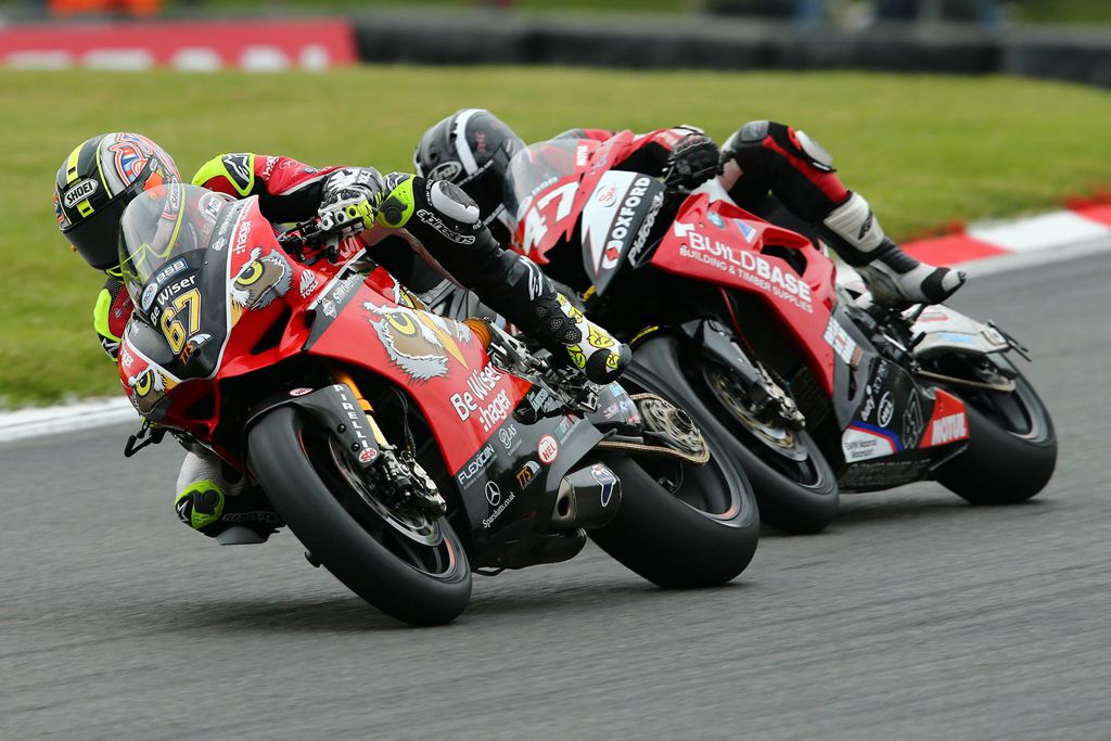 Shakey Byrne en Brands Hatch