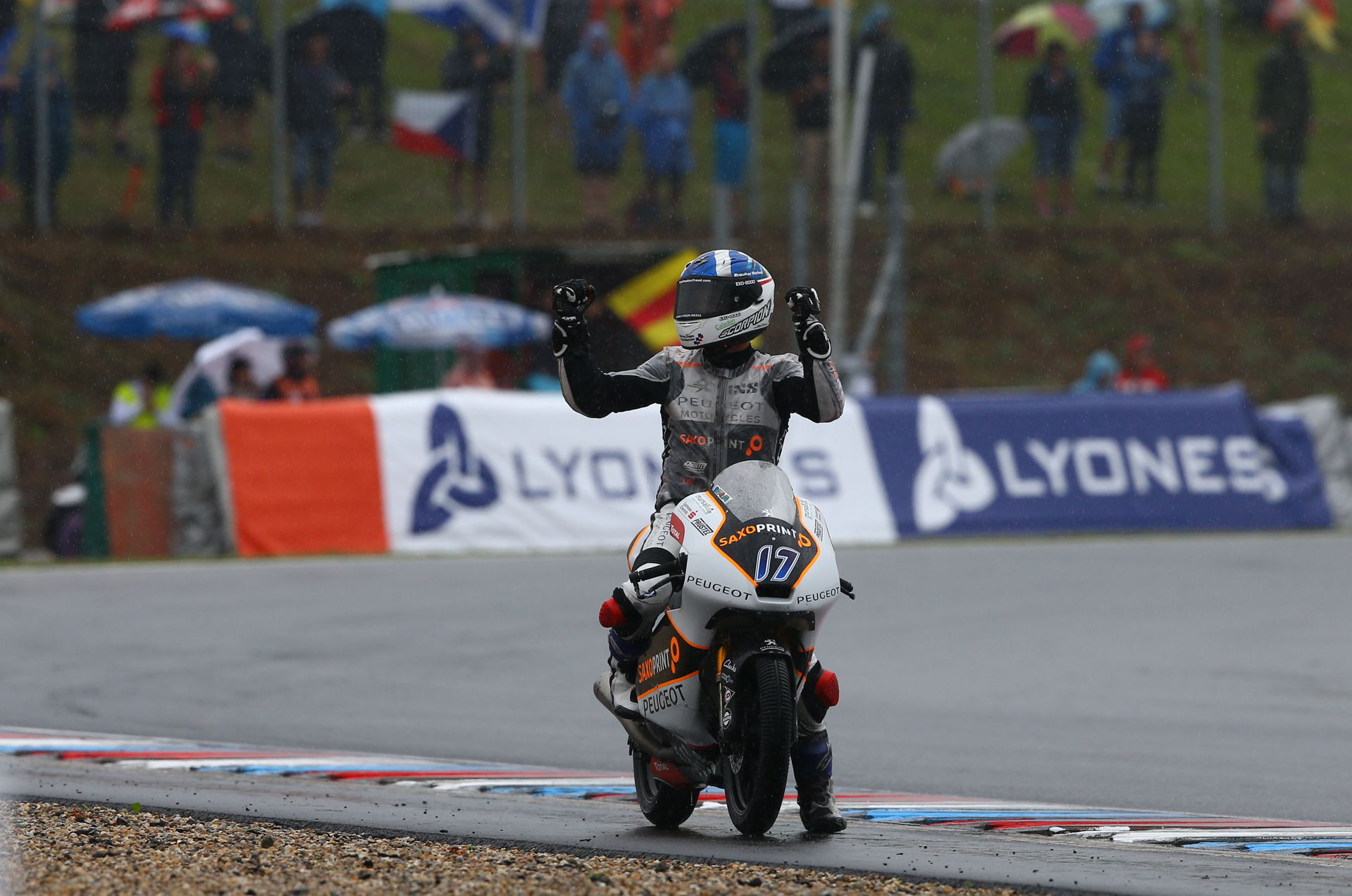 Gran Premio República Checa Moto3: Primera victoria de McPhee. Pódium de Jorge Martín