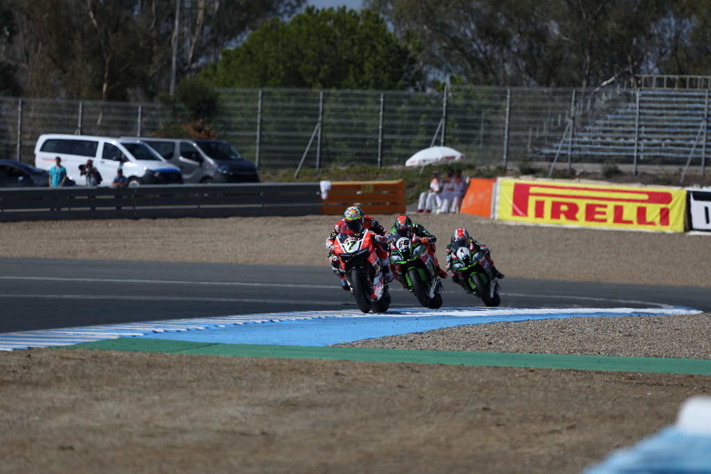 WorldSBK Jerez: Chaz Davies se lleva la primera carrera