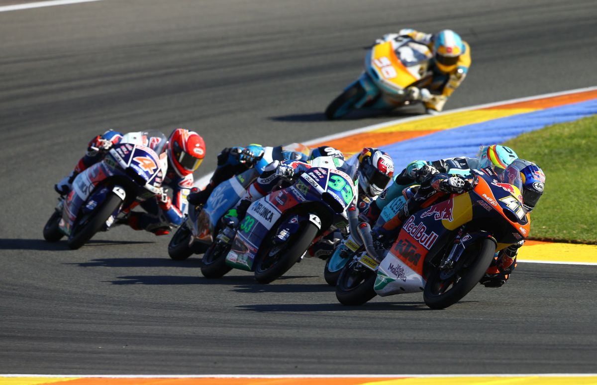 Gran Premio de la Comunitat Valenciana Moto3: Exhibición de Brad Binder. Mir, Rookie del año