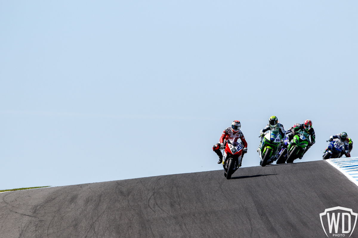 Alex Baldolini, a una vuelta del pódium en Phillip Island