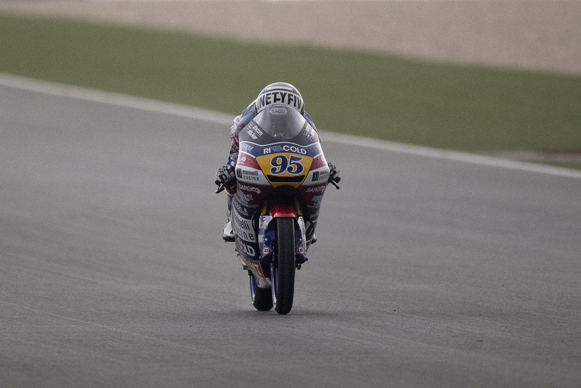 La lluvia impide trabajar durante la primera jornada de test de Moto2 y Moto3 en Qatar