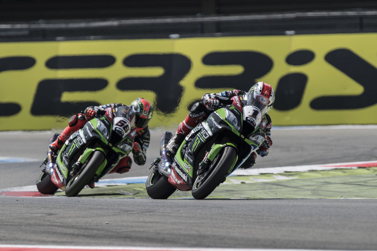 Tercer doblete del año para Jonathan Rea