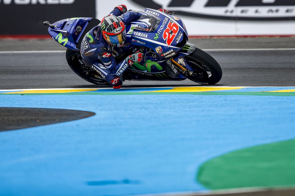 Maverick Viñales se hace con la pole en Le Mans. Yamaha copa la primera fila