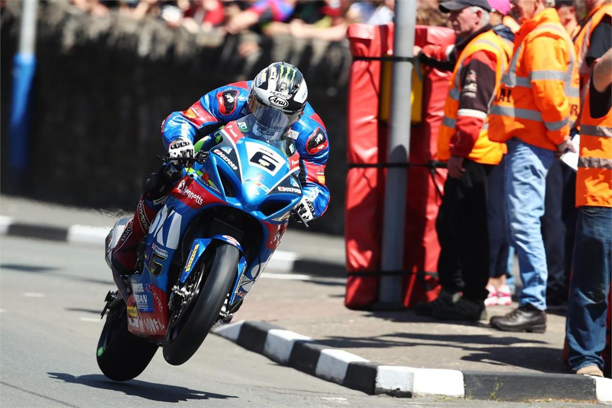 Video On board de Michael Dunlop en el Senior TT de la Isla de Man