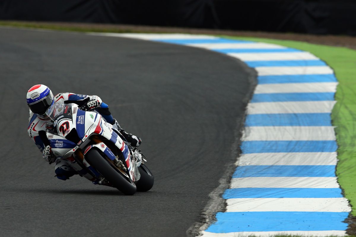 Jake Dixon logra el doblete en Knockhill. Mossey, nuevo líder del BSB