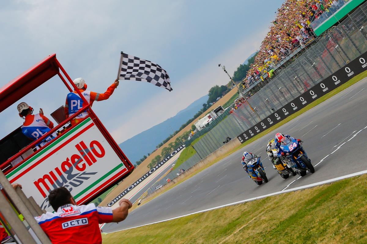 El veterano Passini logra su primera victoria en Moto2