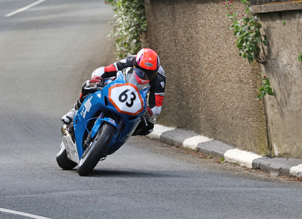 Jochem van den Hoek y Alan Bonner fallecen en el Tourist Trophy