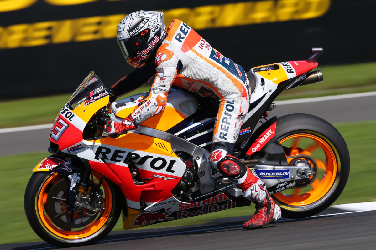 Márquez logra la pole en Silverstone