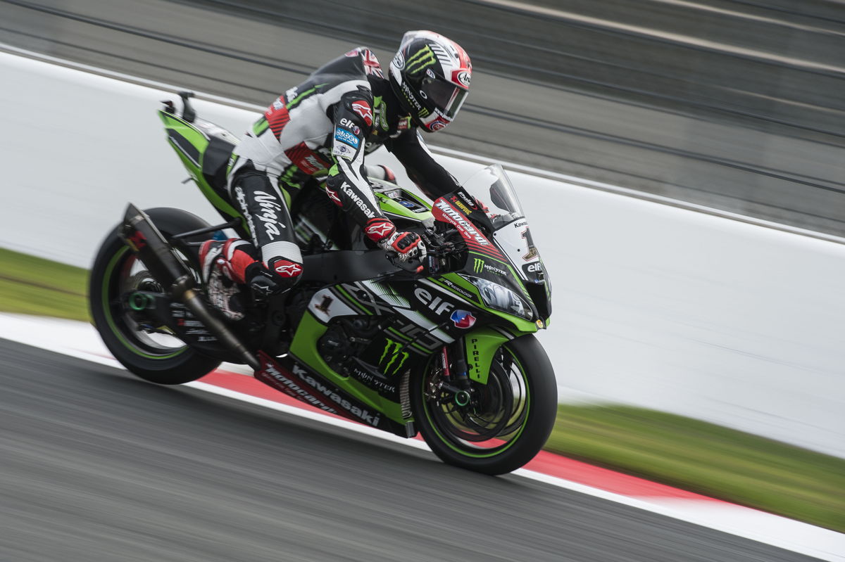 WorldSBK Magny Cours: Jonathan Rea, a un paso del título, mejor tiempo en los entrenamientos libres