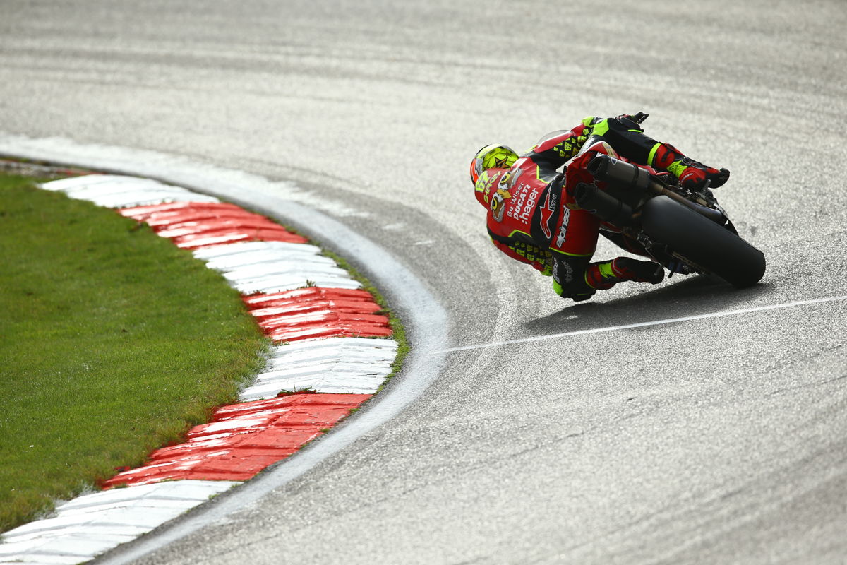 BSB Brands Hatch: Byrne golpea primero