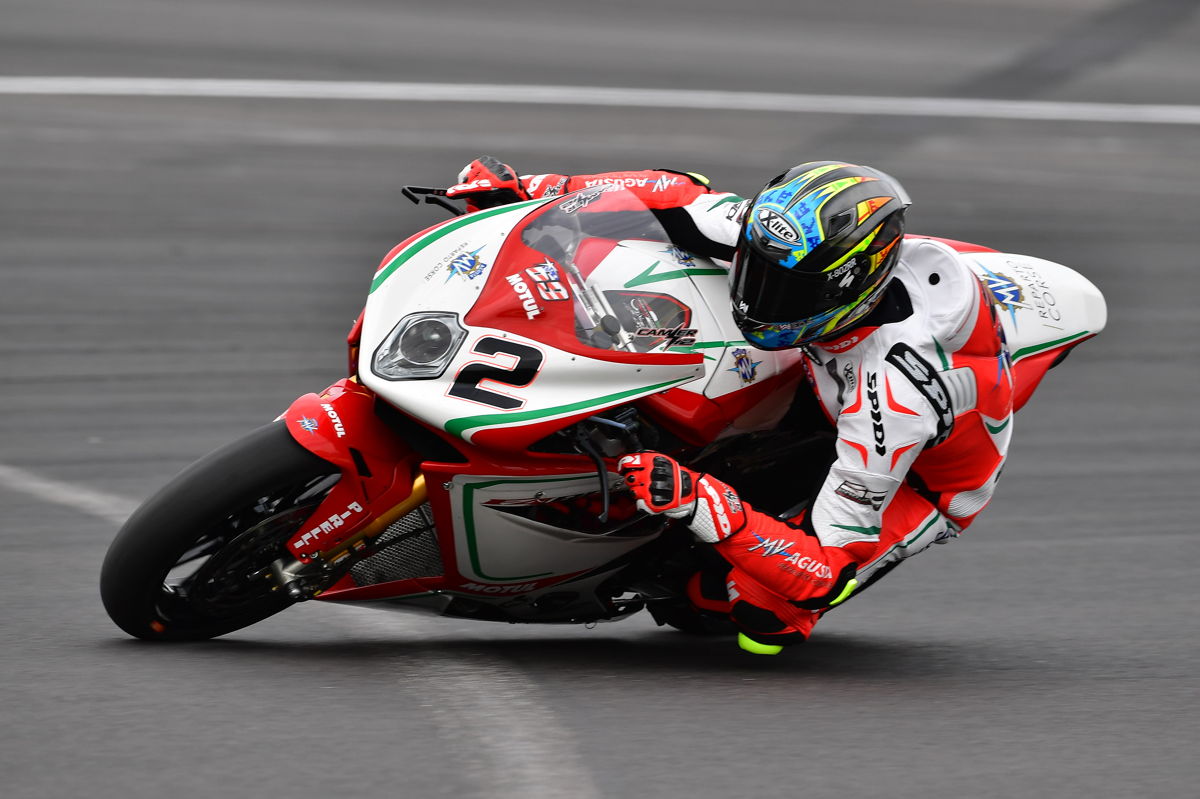 Leon Camier ficha por Honda