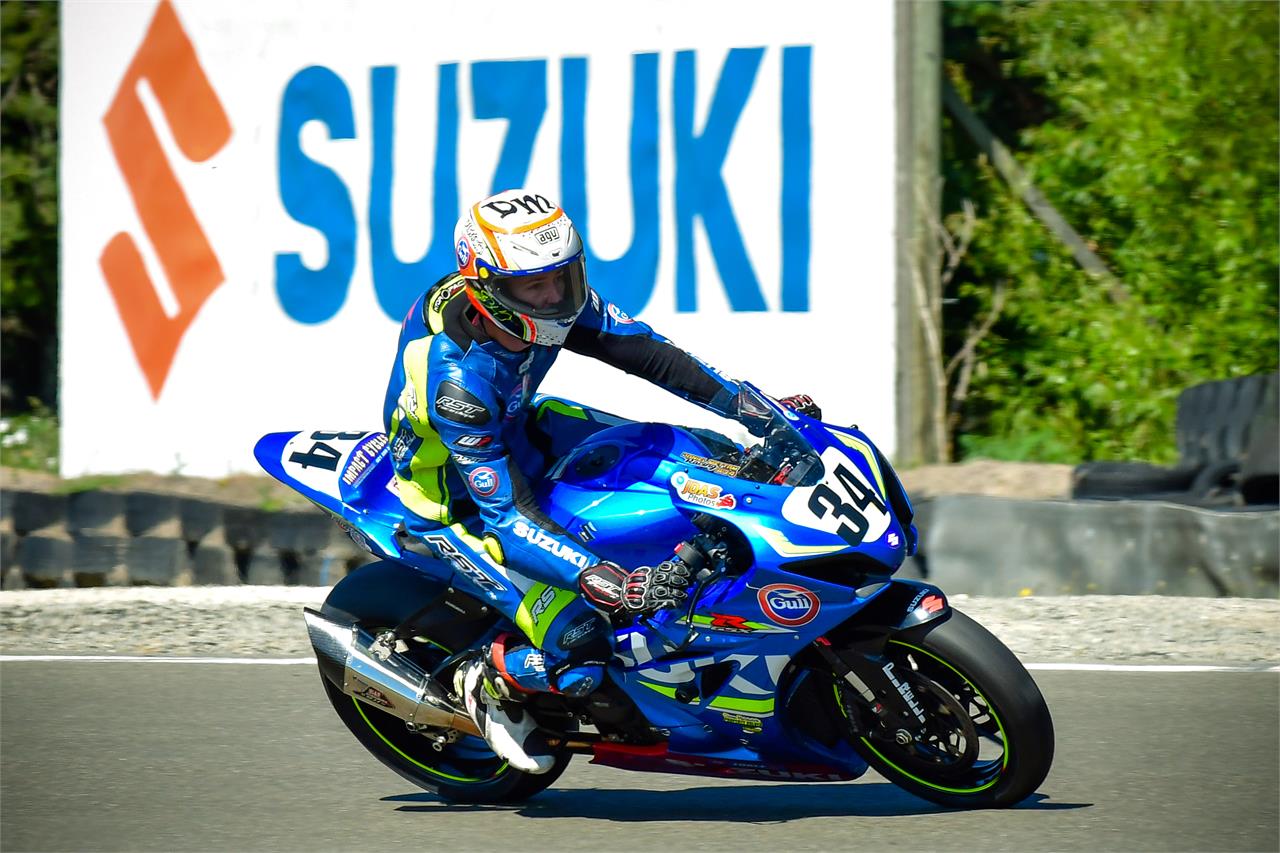 Moir mantiene el liderato tras la segunda ronda de las Suzuki Tri Series