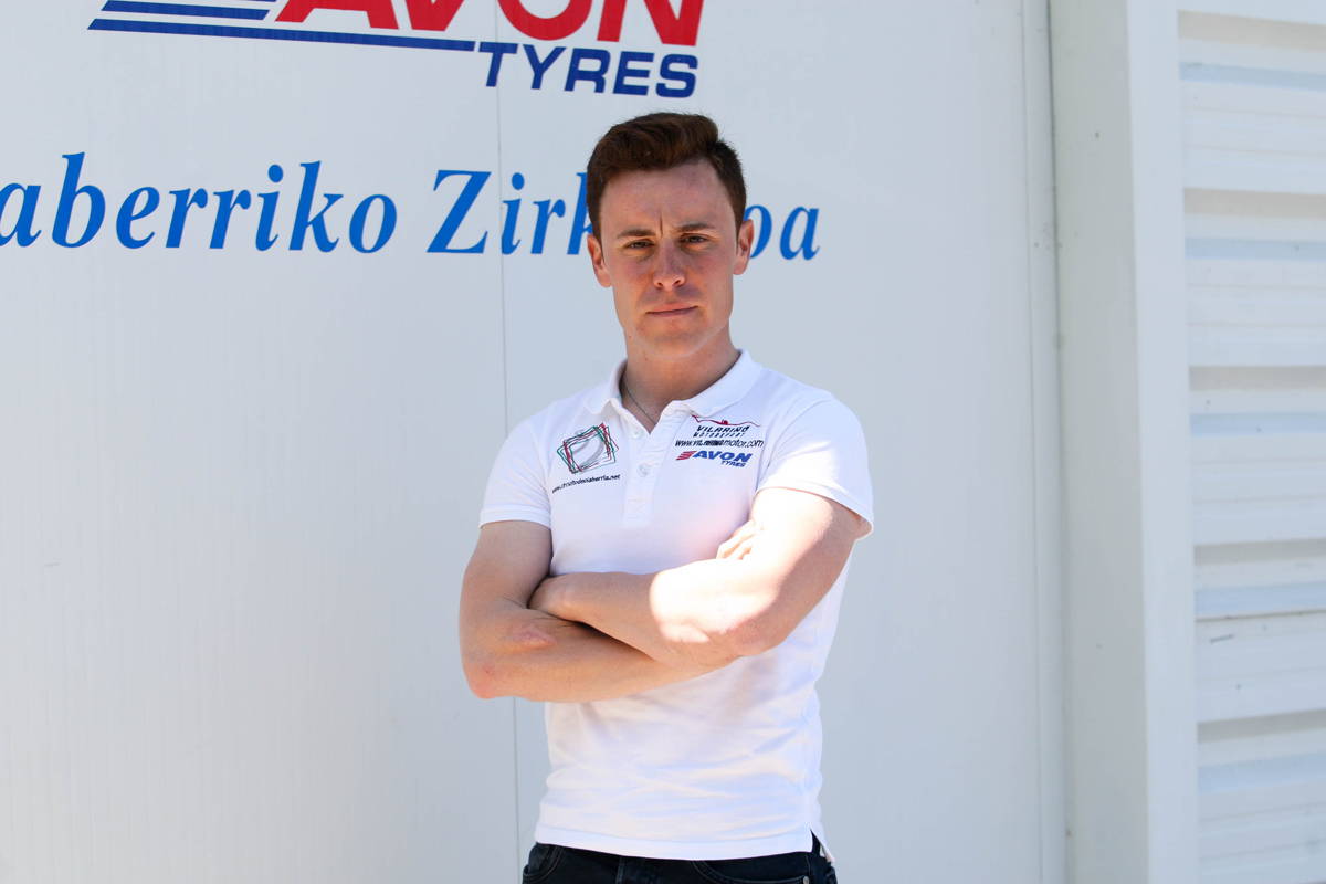 Efrén Vázquez firma con KTM como piloto probador
