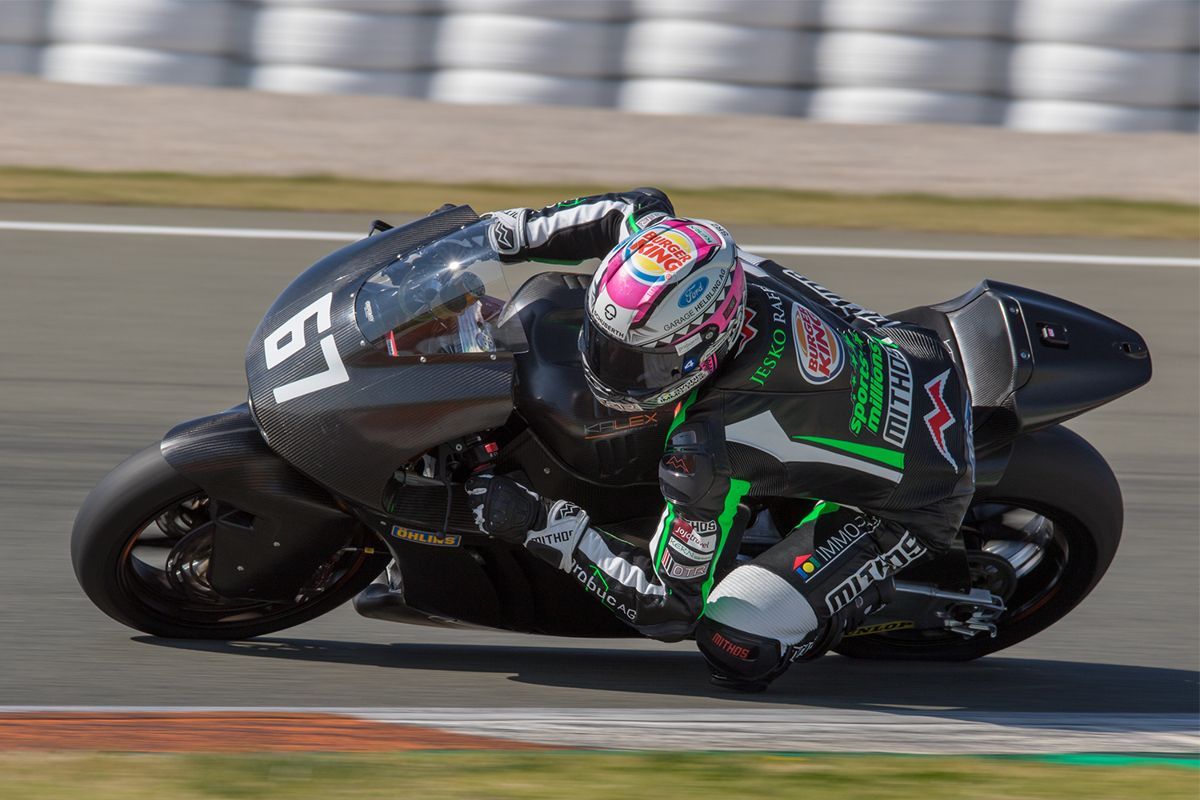 Kalex prueba en Valencia su prototipo con motor Triumph para 2019