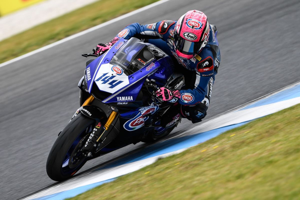 Lucas Mahias durante la carrera de Supersport en Phillip Island