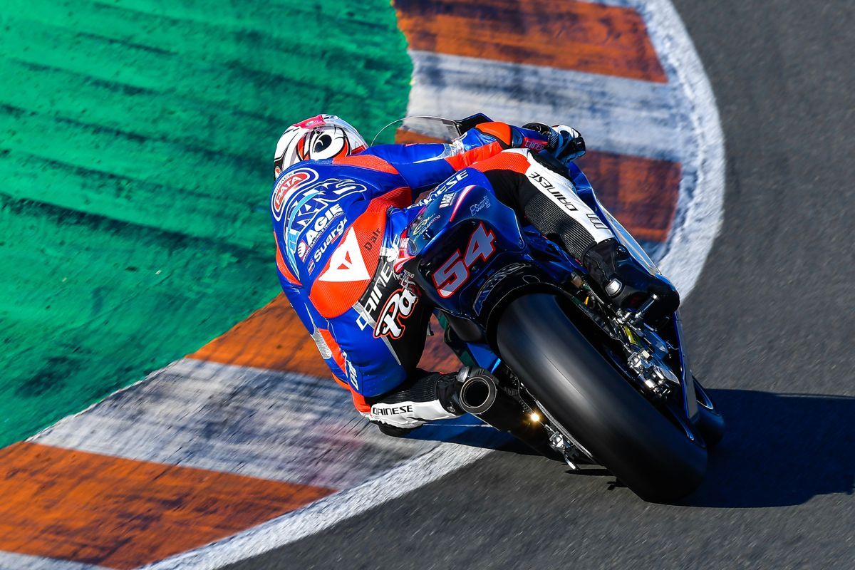 Mattia Pasini durante la tercera jornada de los test de Moto2 en el Circuit de Valencia