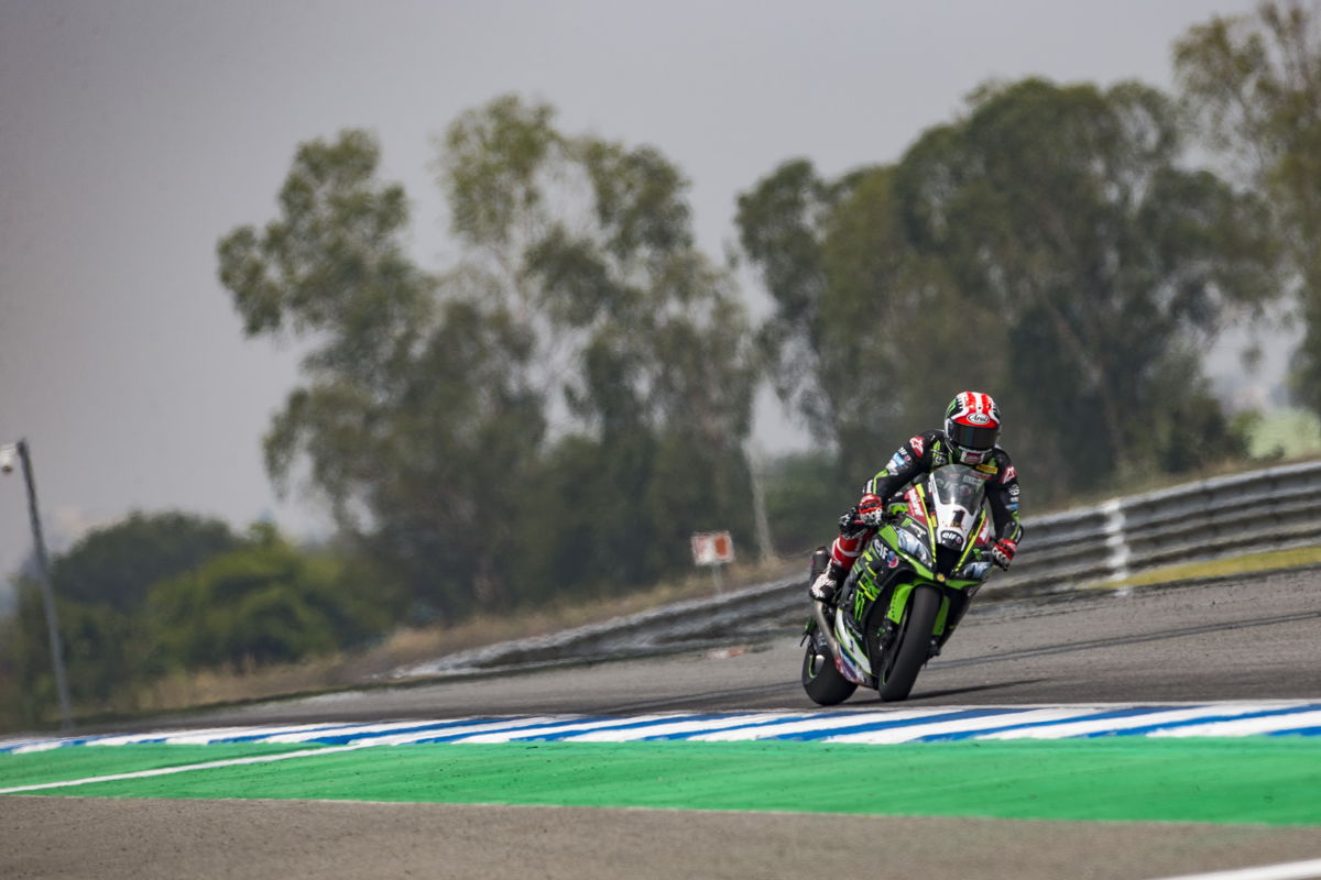 Primera victoria de la temporada para Jonathan Rea. Sensacional Xavi Forés