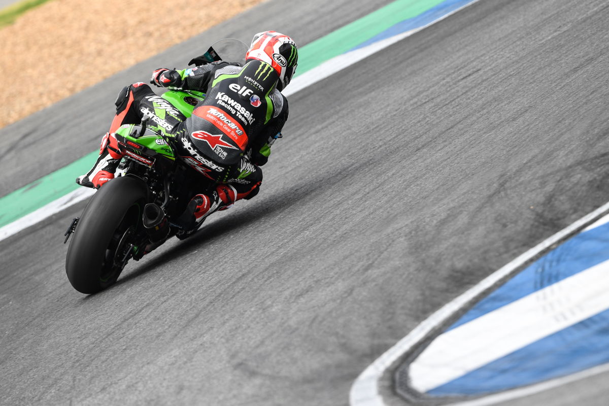 Jonathan Rea, al frente en los libres. Jordi Torres, tercero