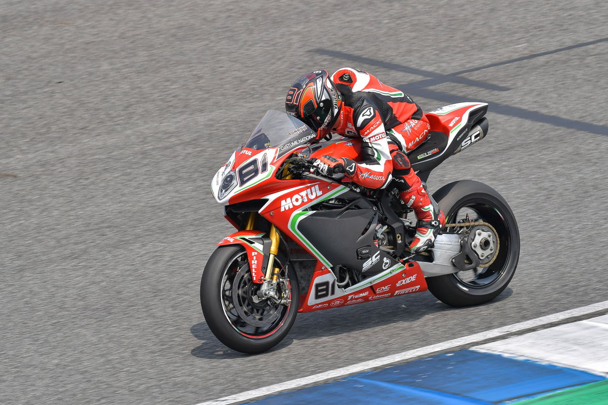 Jordi Torres durante los entrenamientos libres del Mundial de Superbikes en Tailandia