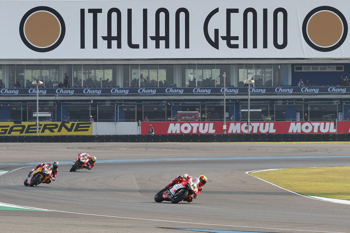 Xavi Forés durante la primera carrera del Campeonato del Mundo de Superbikes