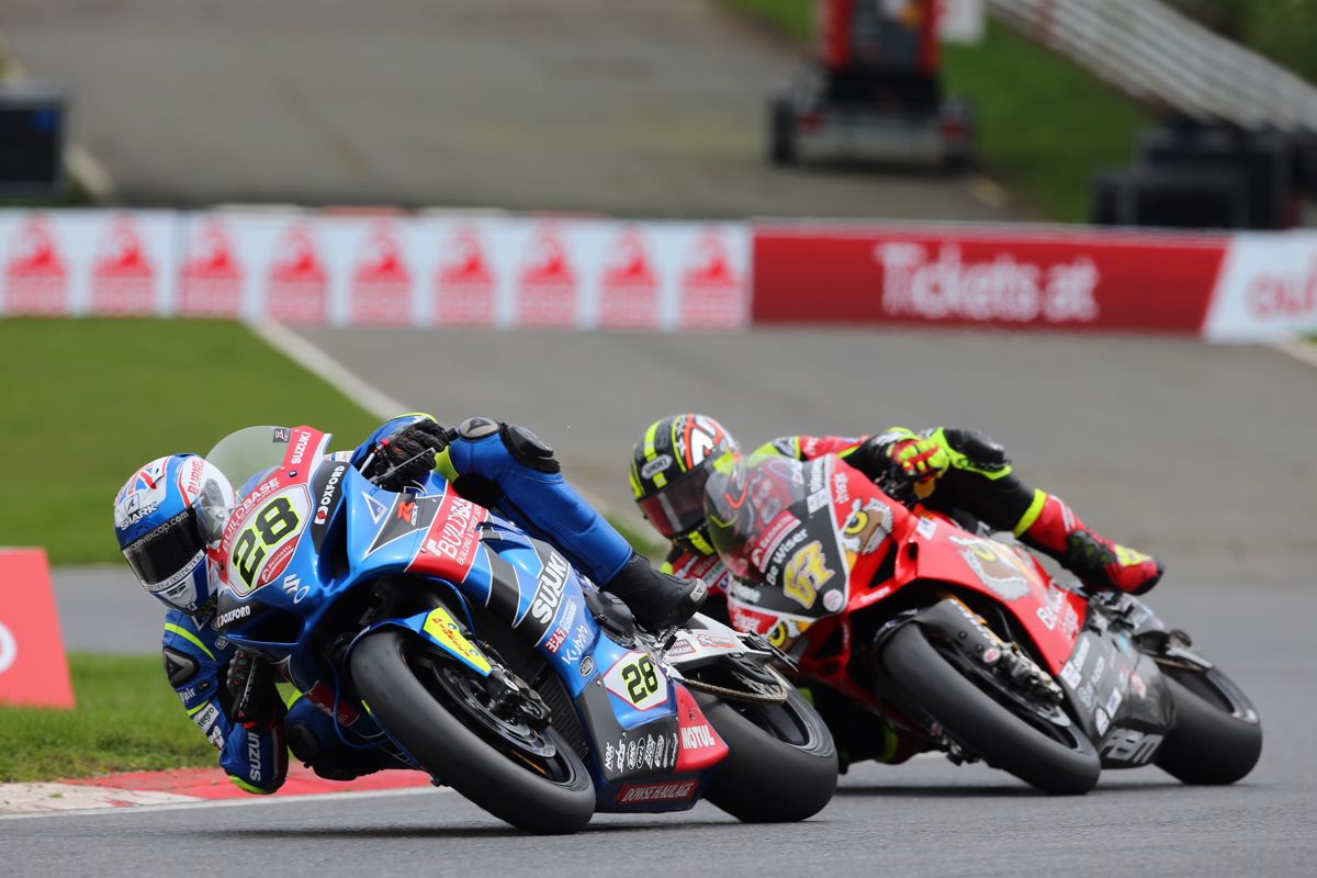 Shane Byrne y Leon Haslam, vencedores en Brands Hatch