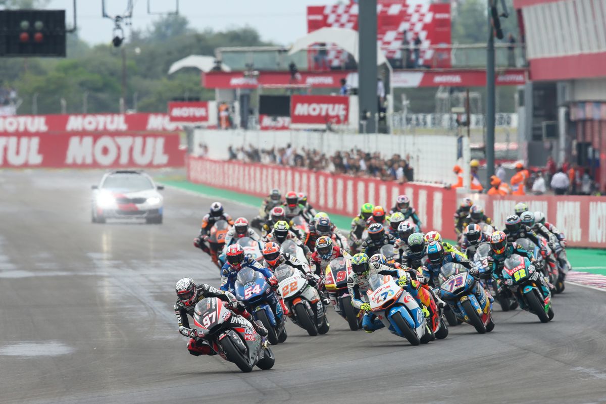 Salida del Gran Premio de Argentina de Moto2