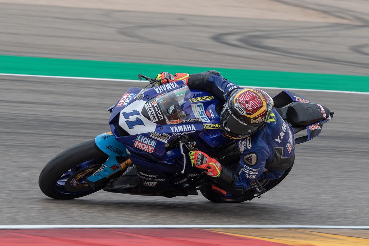 Sandro Cortese durante la prueba de Supersport en Motorland Aragón