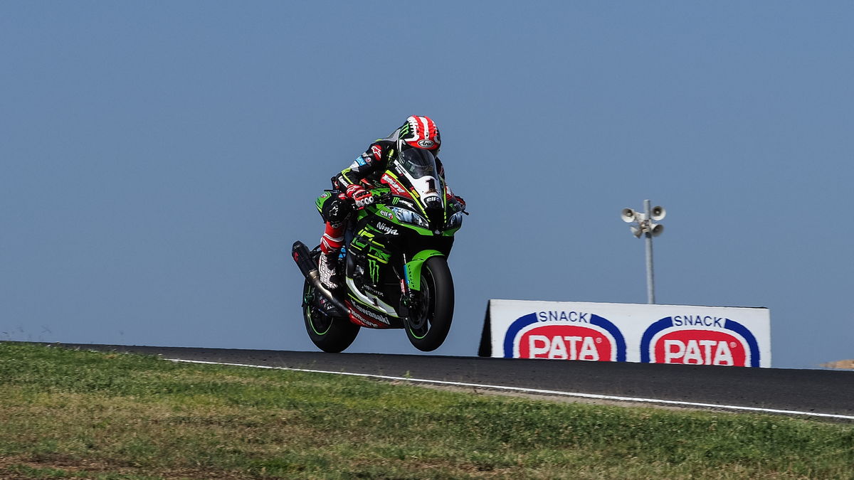 Jonathan Rea lidera los libres