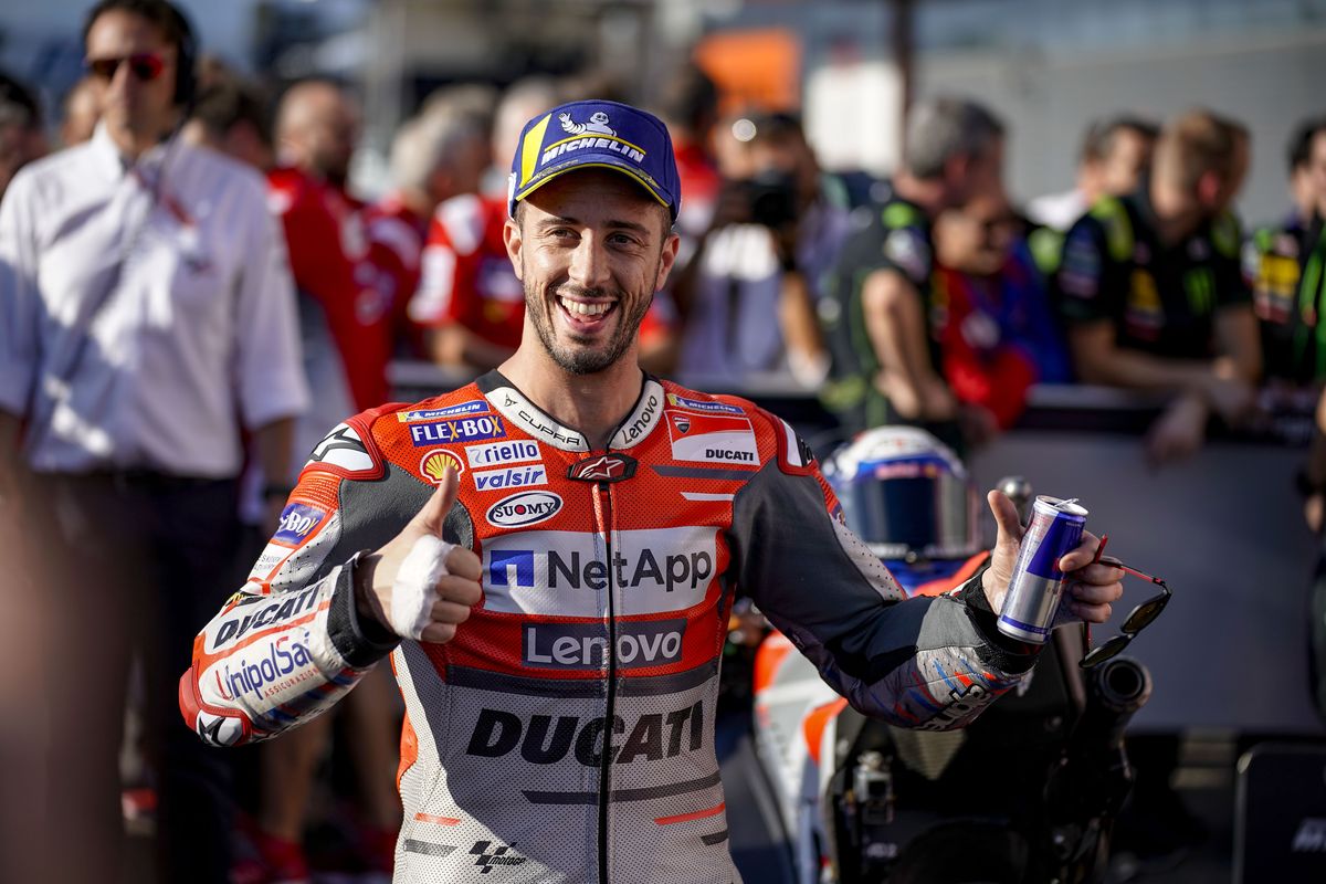 Andrea Dovizioso consigue la pole. Márquez, sexto