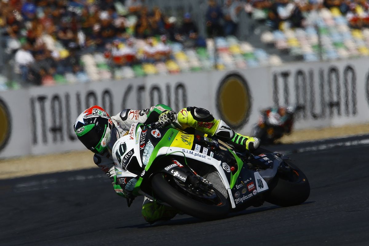 Román Ramos salva un punto en Magny Cours