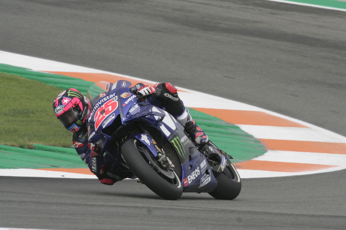 Maverick Viñales logra la última pole del año