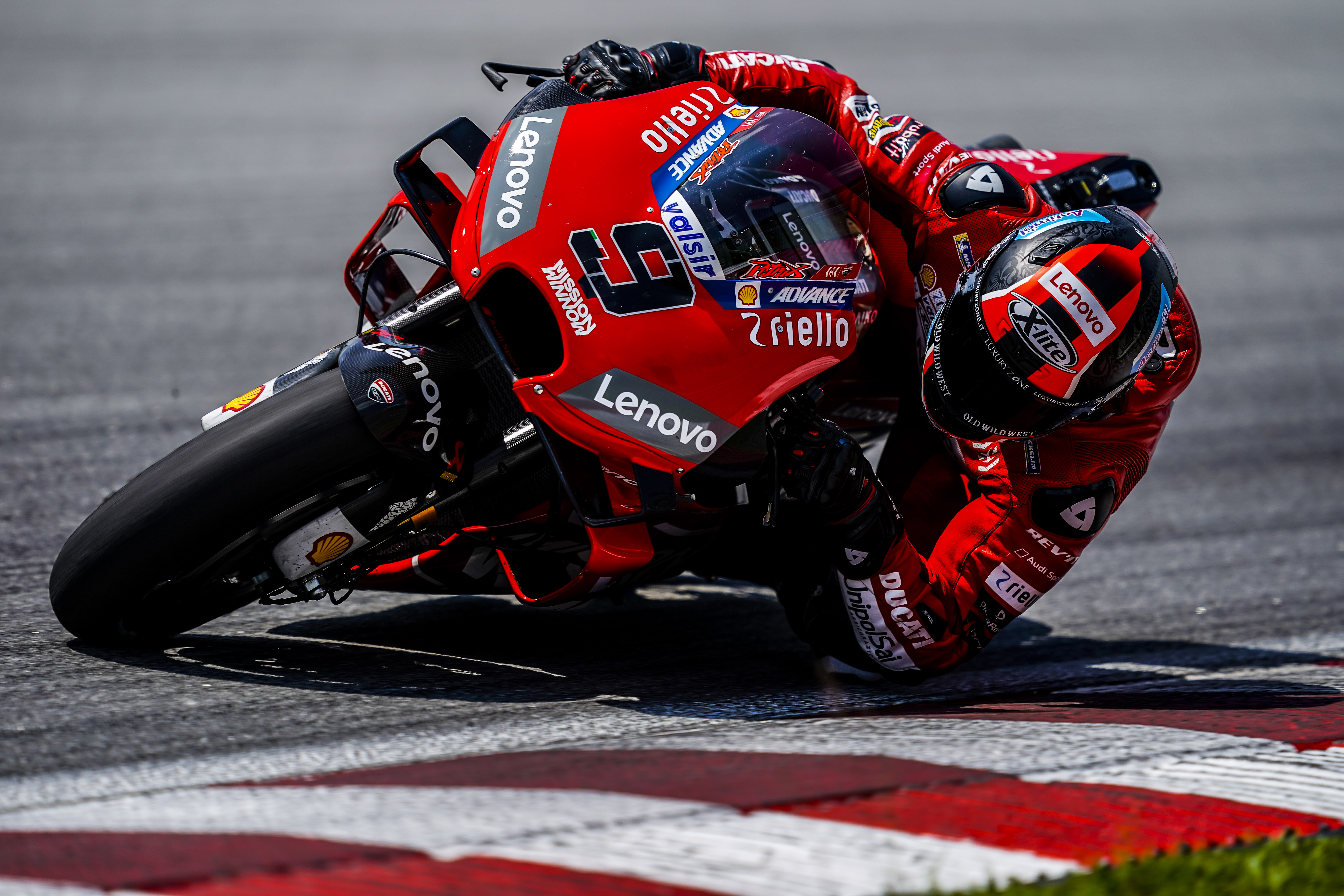 Test MotoGp Sepang: Petrucci lidera el comando Ducati. Destaca Viñales