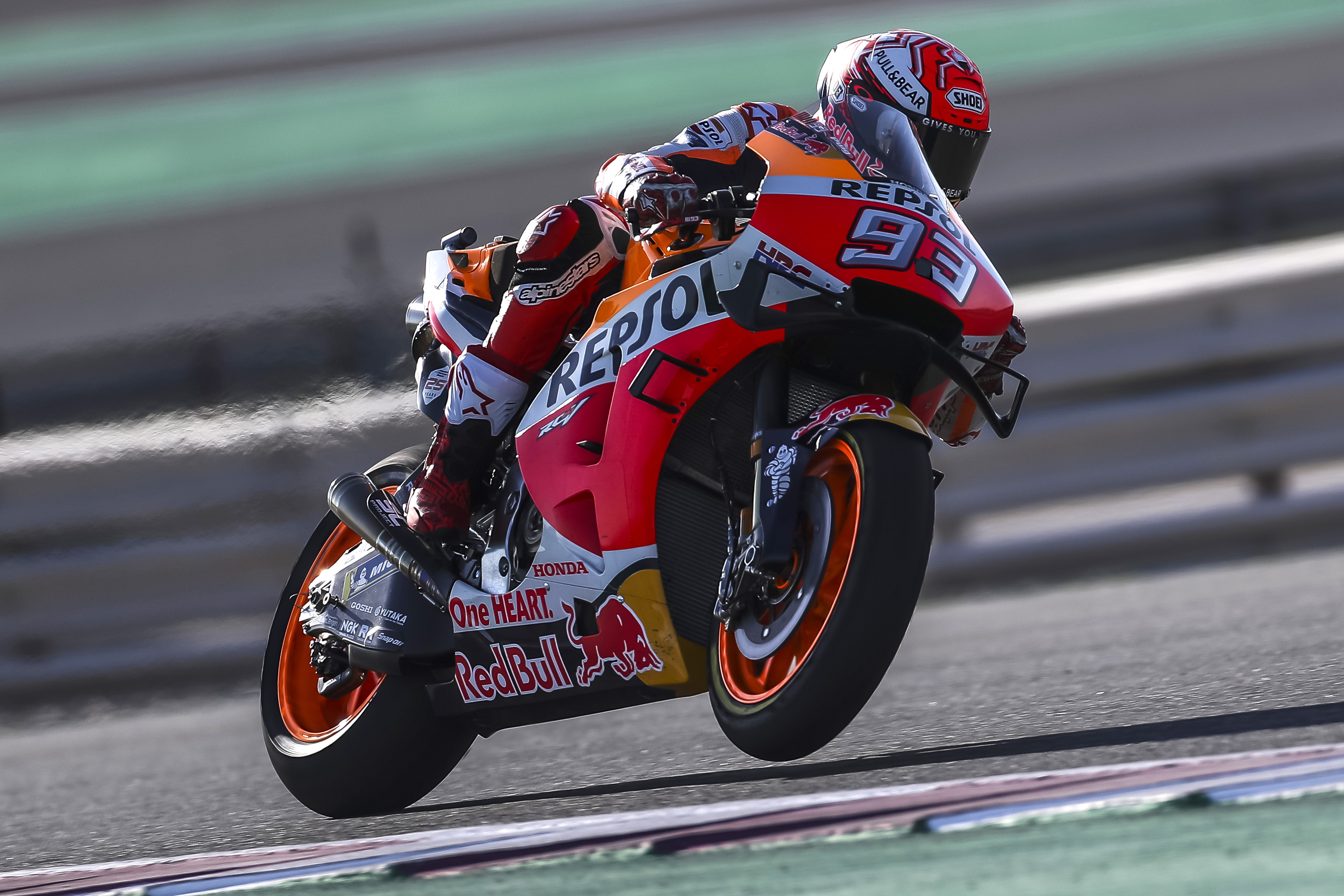 Marc Márquez bate el record del circuito en los entrenamientos libres